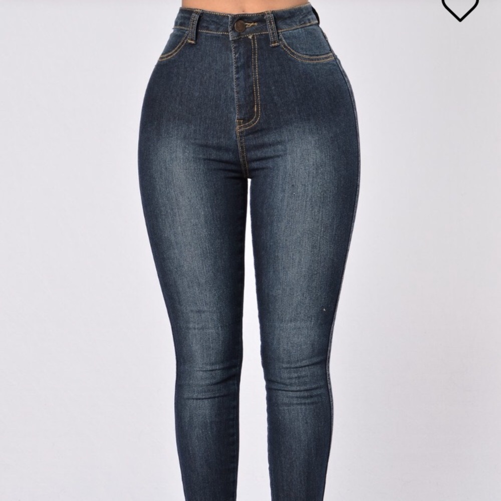 DARK FASHION NOVA JEANS
